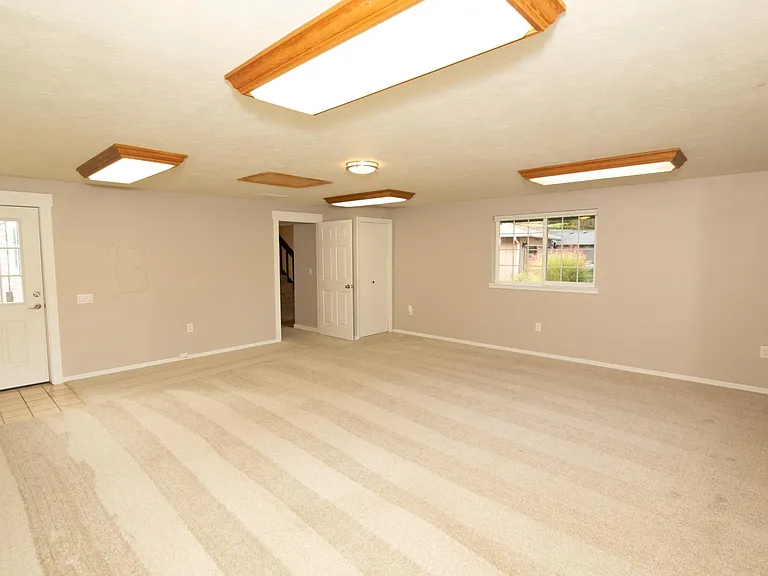 1684 SW Knollbrook Pl — Photo 52