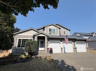9121 Paradise View Street SE, Yelm, WA 98597
