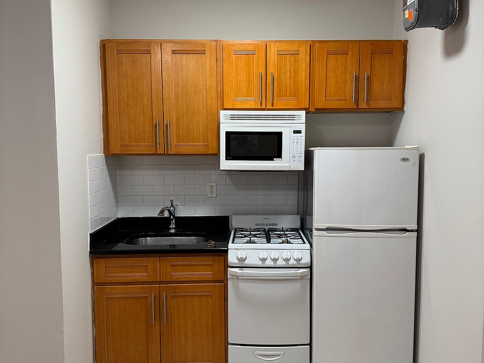 1st image of 183 Thompson St APT B2