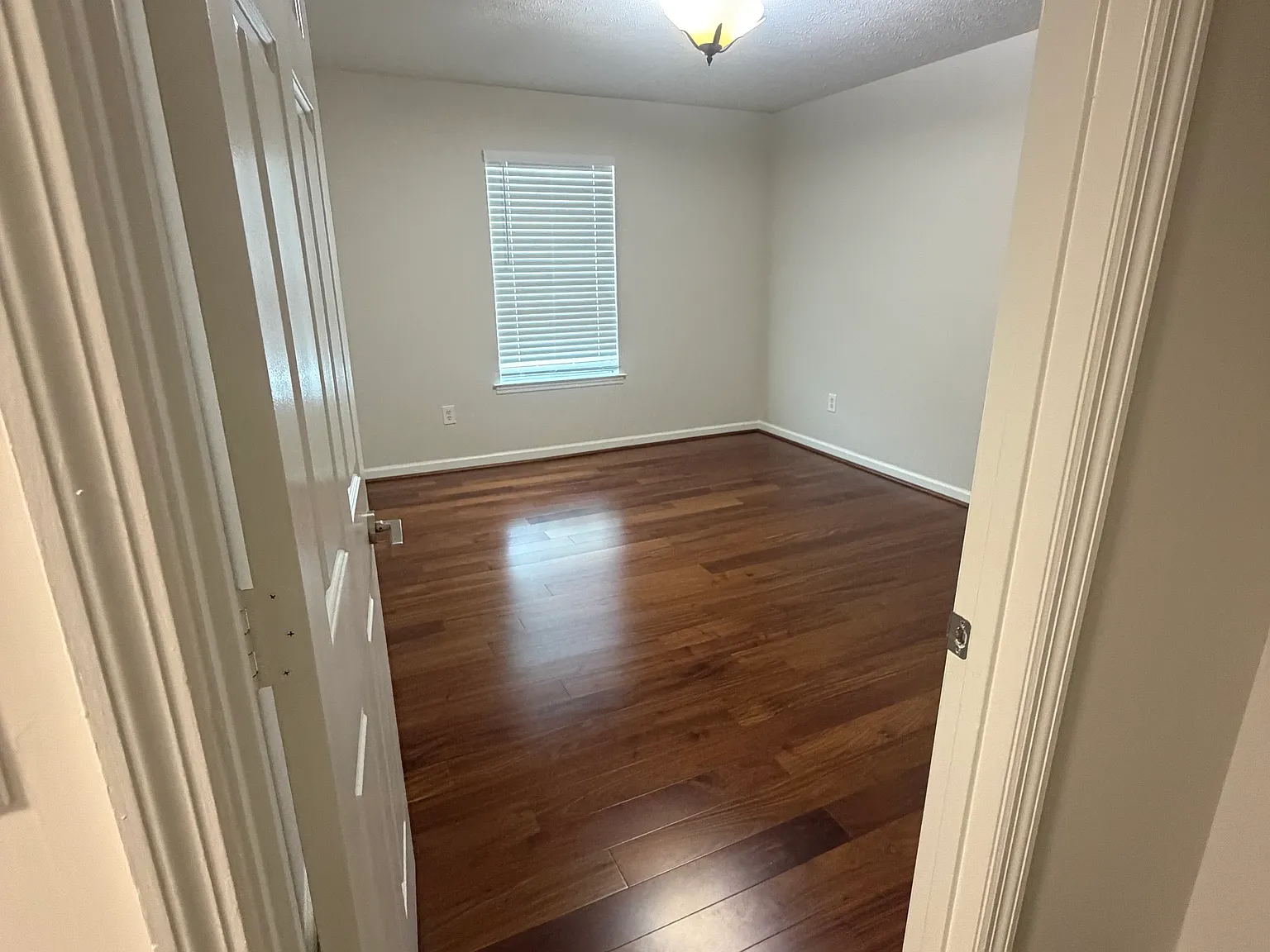 2 bed, 1.5 bath, 1150 sqft, $1,800 — Photo 4