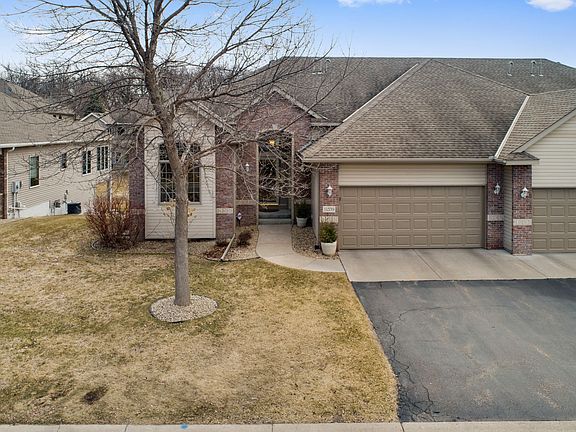 5th image of 11339 Hillcrest Dr N