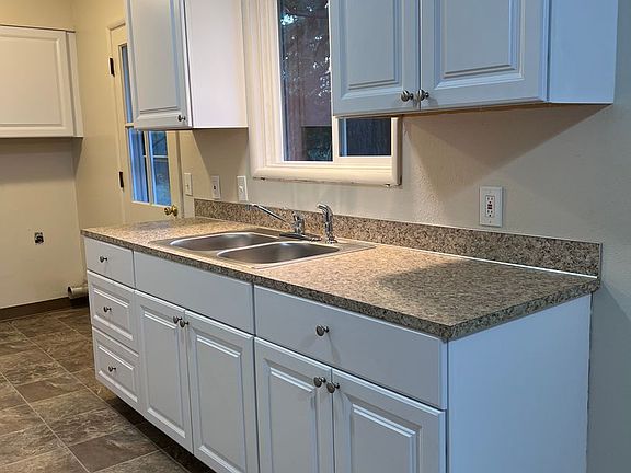 4th image of 220 N Holly Ave APT 4