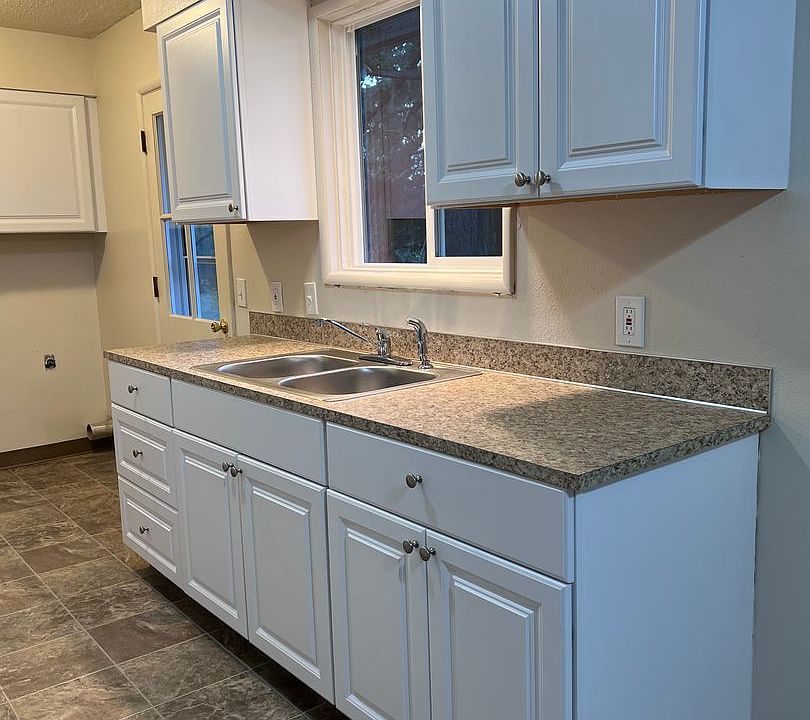 094Holly Duplexes 220 N Holly Ave Stayton OR Zillow