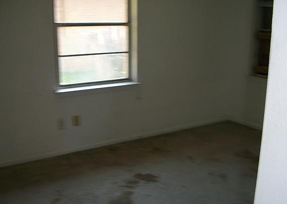 5th image of 1606 Marguerite Ln