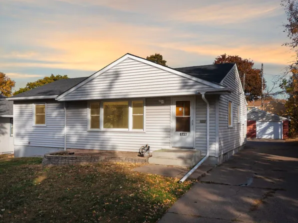 1737 Orange Ave E, Saint Paul, MN 55106
