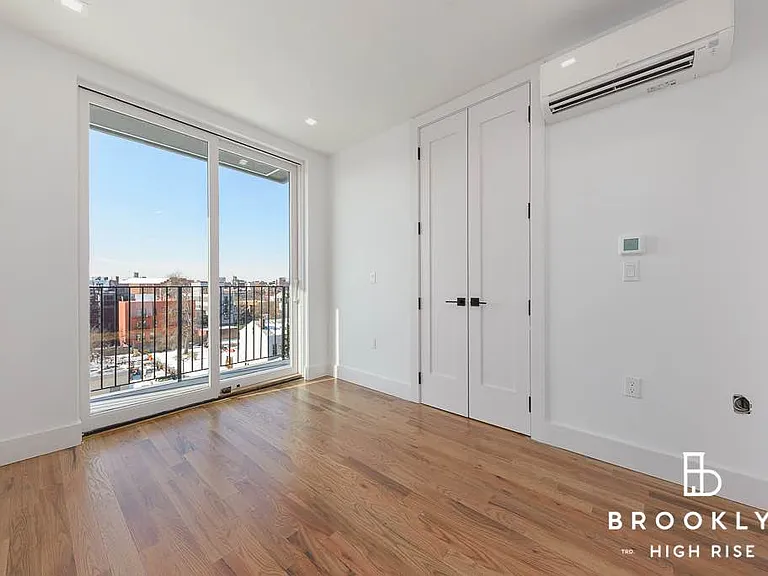 1010 Rogers Ave #4C — Photo 7