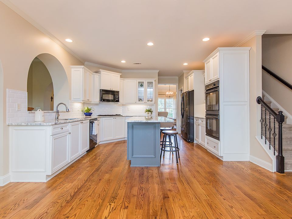 2nd image of 132 Savanna Estates Dr