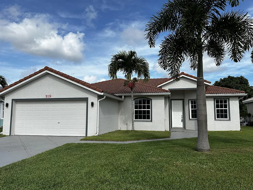 519 NW Ember Way