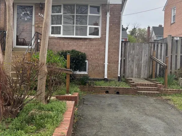 317 Laverne Ave, Alexandria, VA 22305