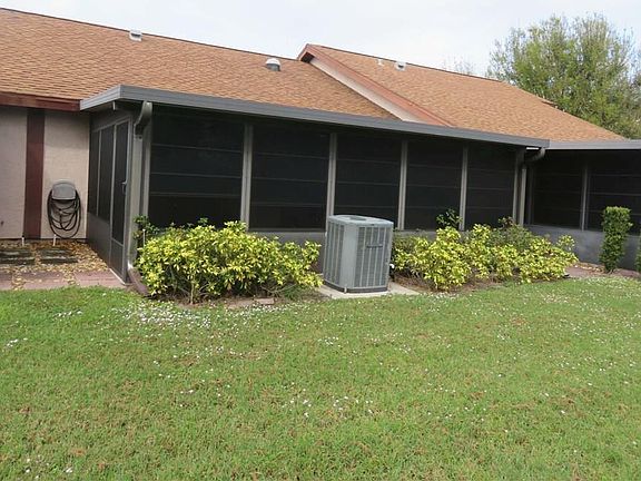 5th image of 1440 SE Colchester Cir