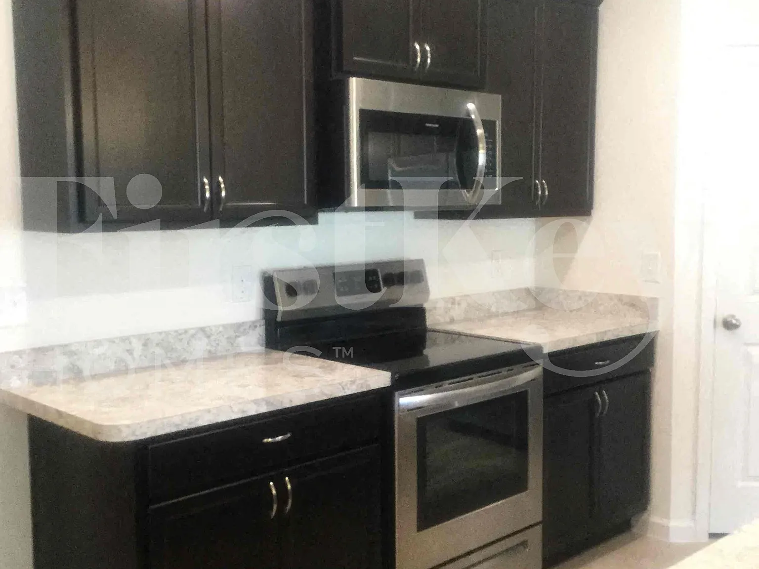 4 bed, 2.0 bath, 1828 sqft, $2,655 — Photo 3