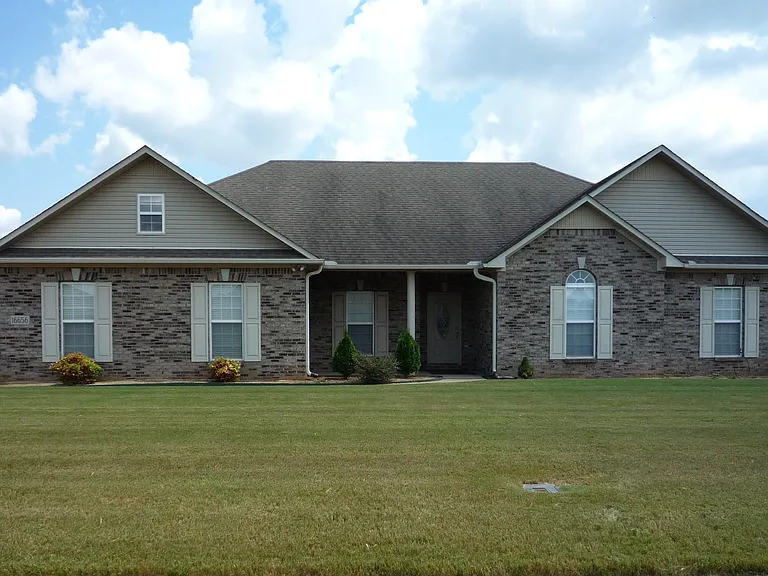 16656 Bellewood Dr — Photo 1