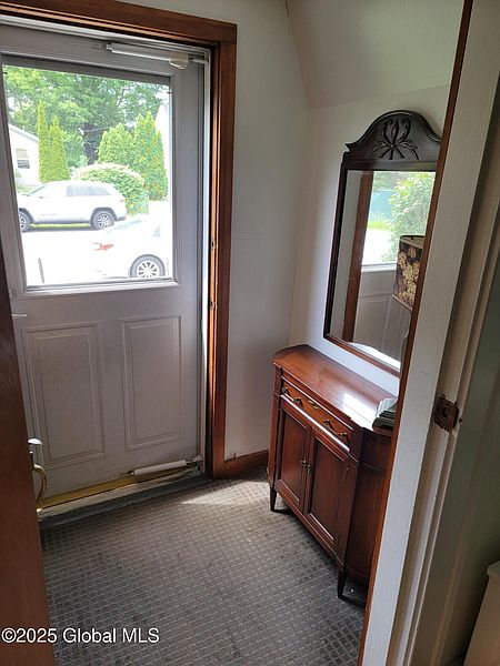 4th image of 1045 Wallace Avenue