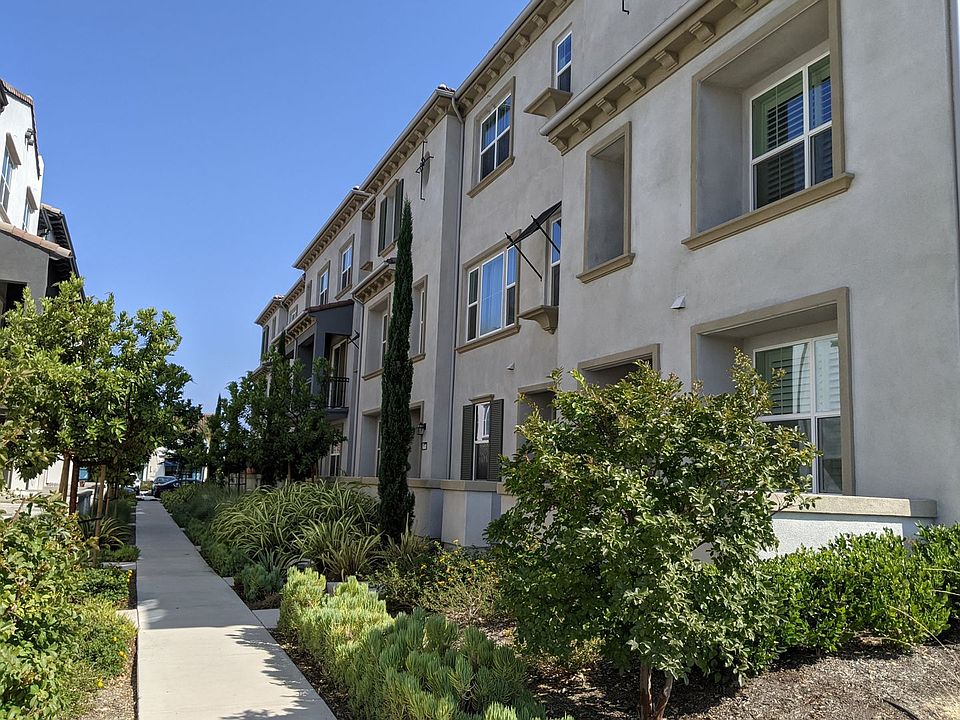 1st image of 15940 Ellington Way