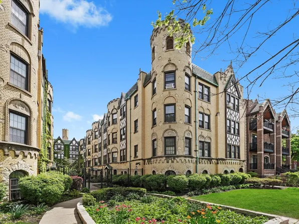 4205 N Kedvale Ave APT 2B, Chicago, IL 60641