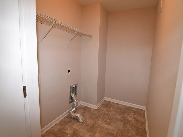 1942 Sapphire Rd — Photo 11