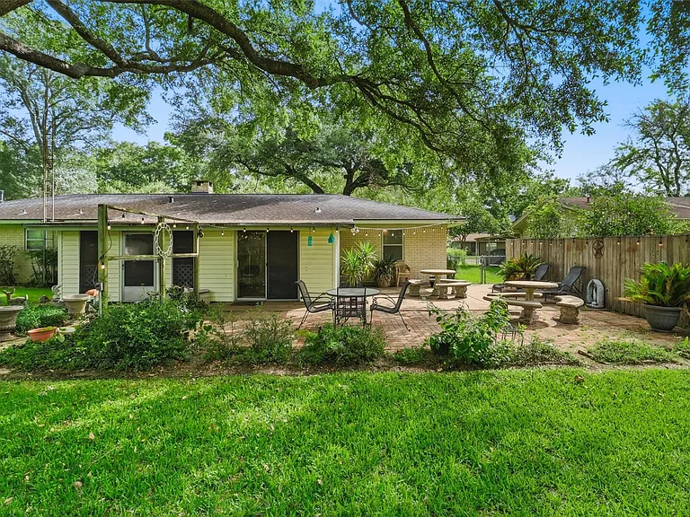 1335 Kathy Ave — Photo 46