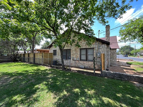 3rd image of 3803 Red River St