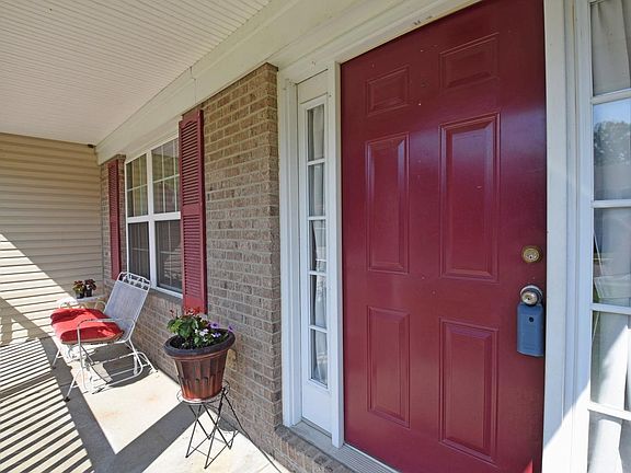 3rd image of 112 Moorage Ct