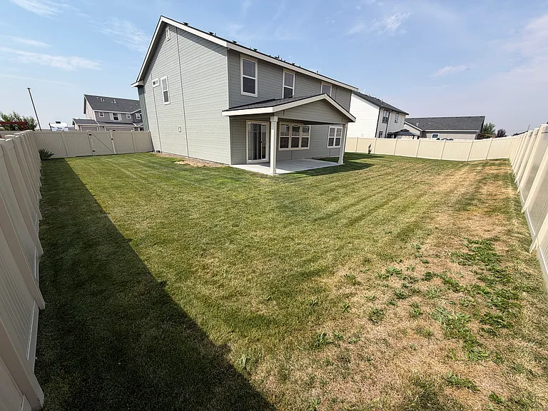 960 SW Raelynn St — Photo 51