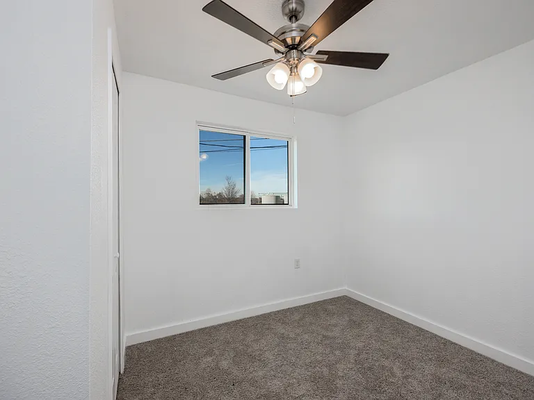 147 Western Lake Dr — Photo 12