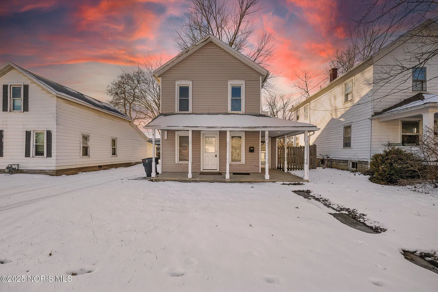 339 N Grove St photo 1