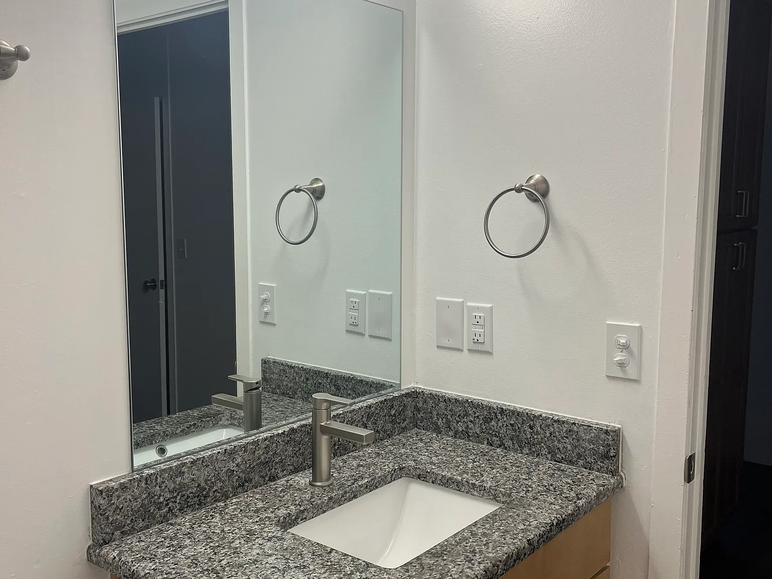 2 bed, $1,270 — Photo 4