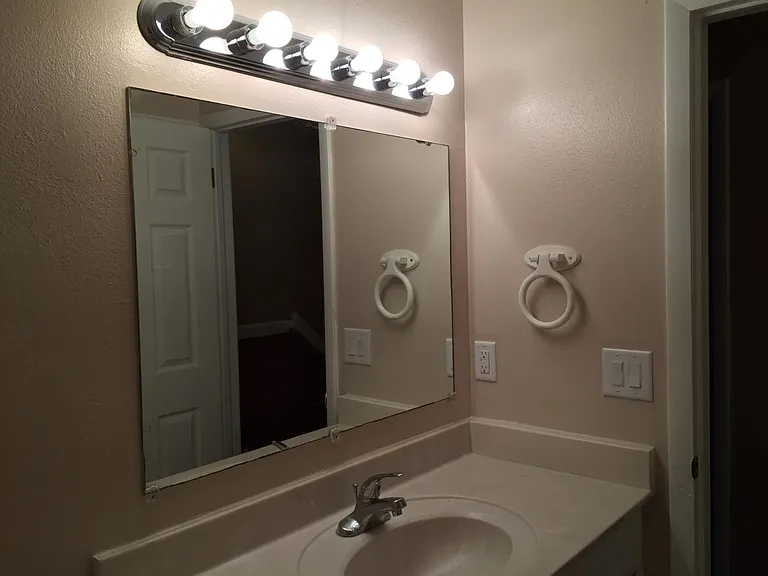 13901 Village Terrace Dr — Photo 13