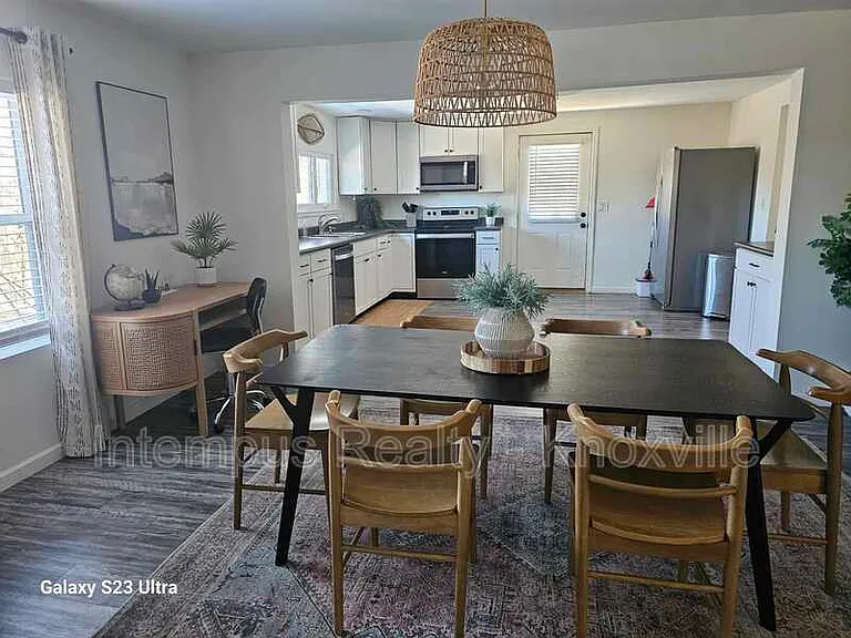 1104 E Hendron Chapel Rd — Photo 5