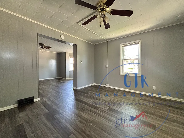 3352 T St — Photo 2