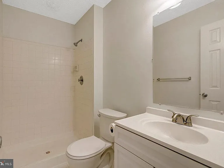 12106 Green Leaf Ct #102 — Photo 7