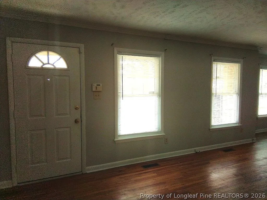 3 bed, 2.0 bath, 1536 sqft, $1,400 — Photo 2