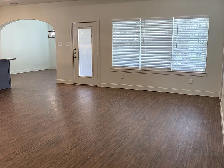 3240 Sandage Ave — Photo 18