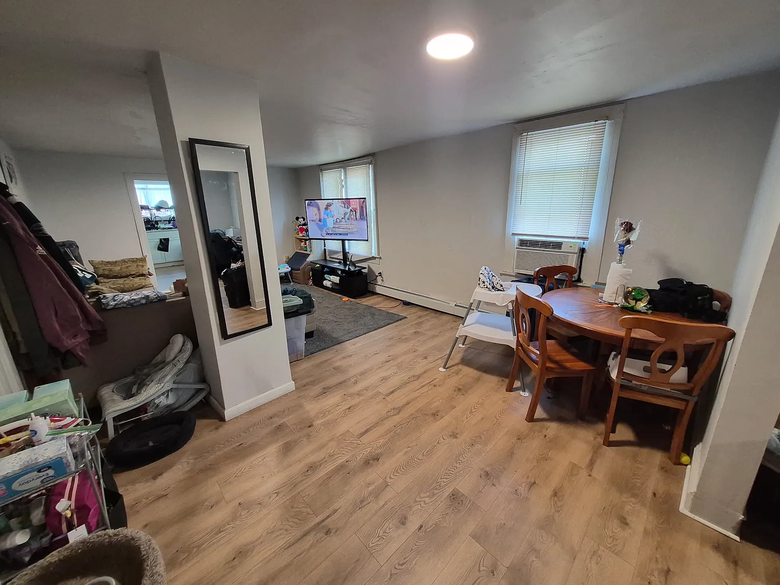 2 bed, $1,100 — Photo 1
