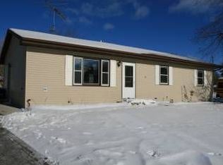 516 Prospect St, Winneconne, WI 54986