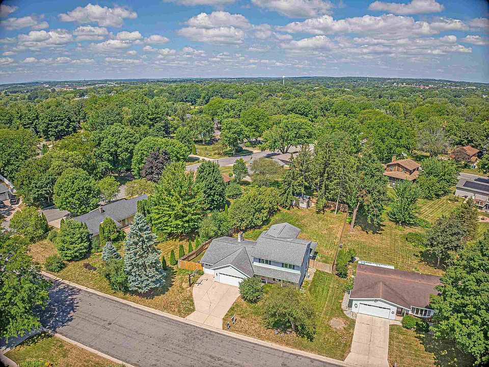 1st image of 604 Wood Lawn Way