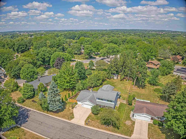 604 Wood Lawn Way, Verona, WI 53593