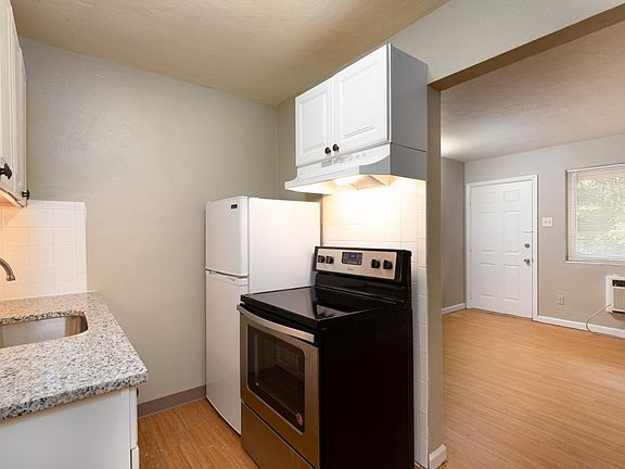 5th image of 3710 Geraldine Ave #3716-2