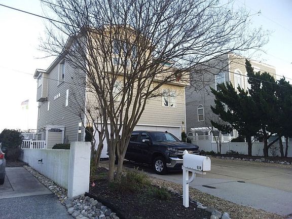 3rd image of 838 S Atlantic Ave