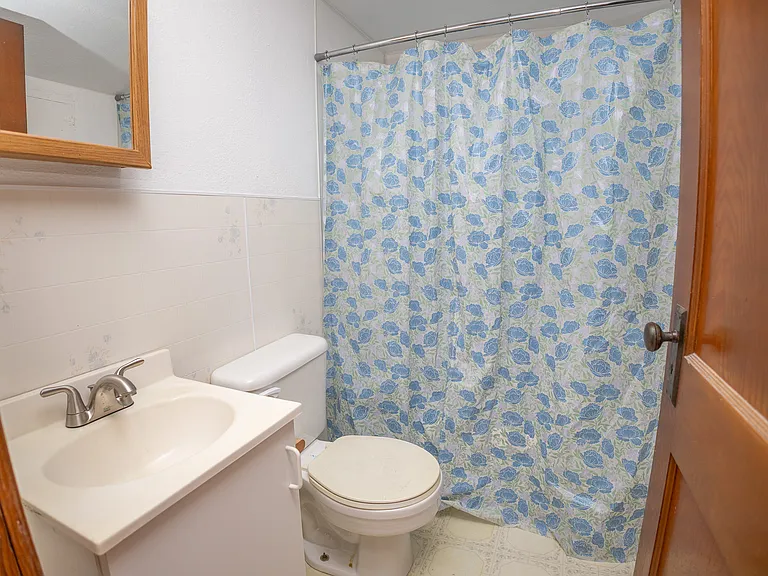 927 Washington St #A — Photo 5