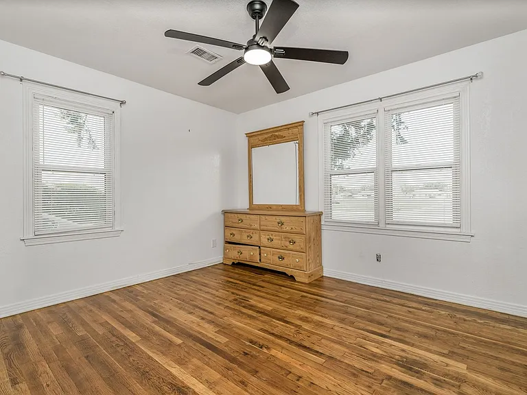 4219 S Washington St — Photo 15