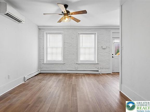 4th image of 104 S Chestnut St