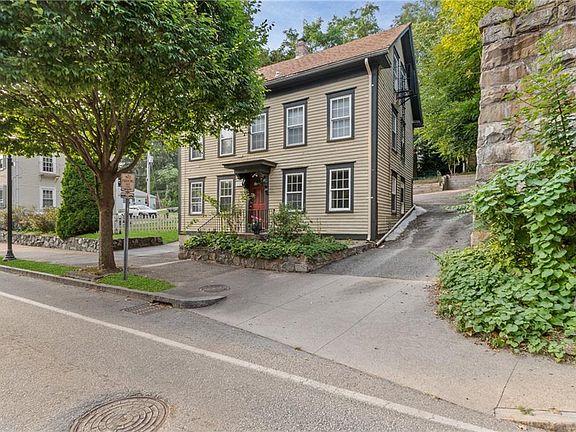 3rd image of 78 King St