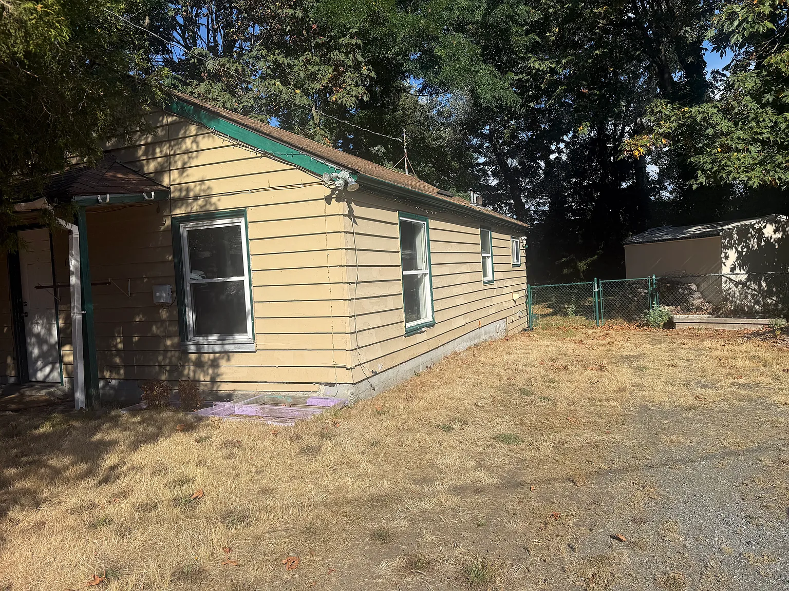 2 bed, 630 sqft, $2,200 — Photo 2