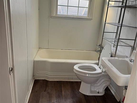 5th image of 606 Unity St