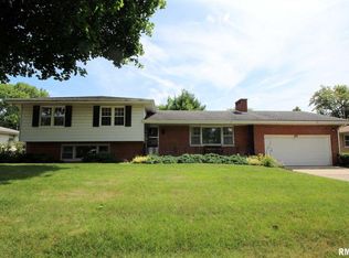 802 W Broadmoor St, Peoria, IL 61614