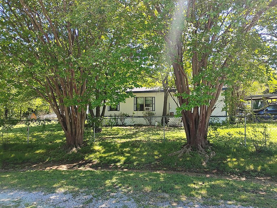 1st image of 3820 Woodview Dr