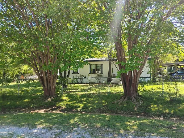 3820 Woodview Dr, Joshua, TX 76058