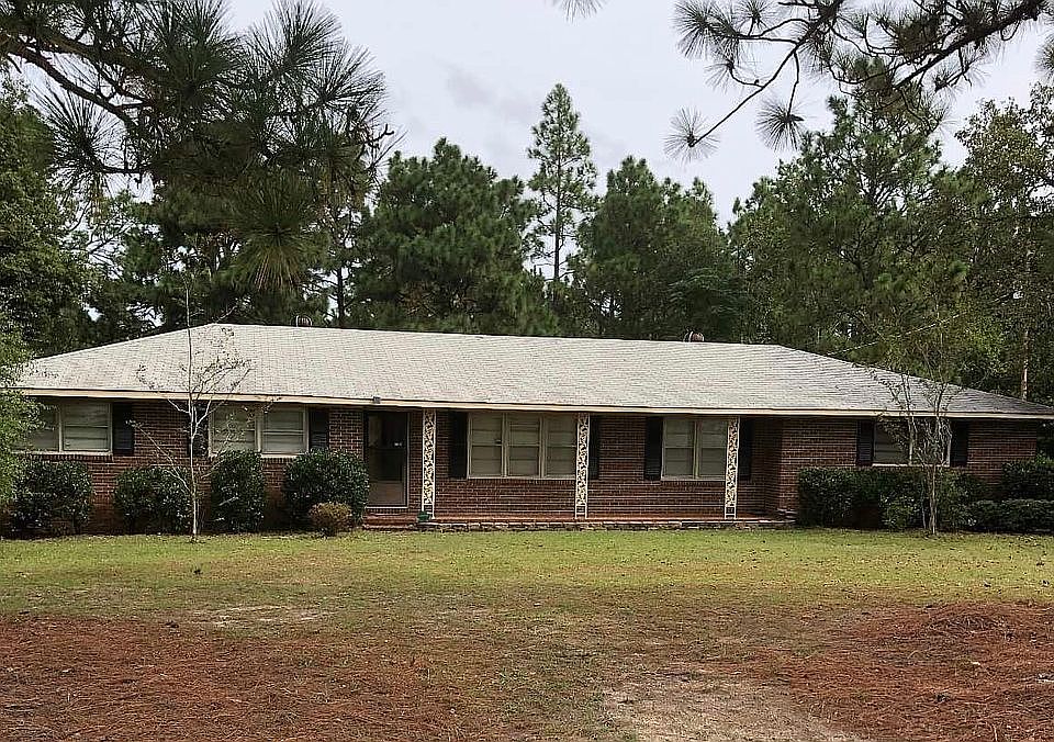 Front of home and yard