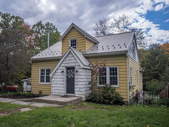 2nd image of 181 Railroad Ave